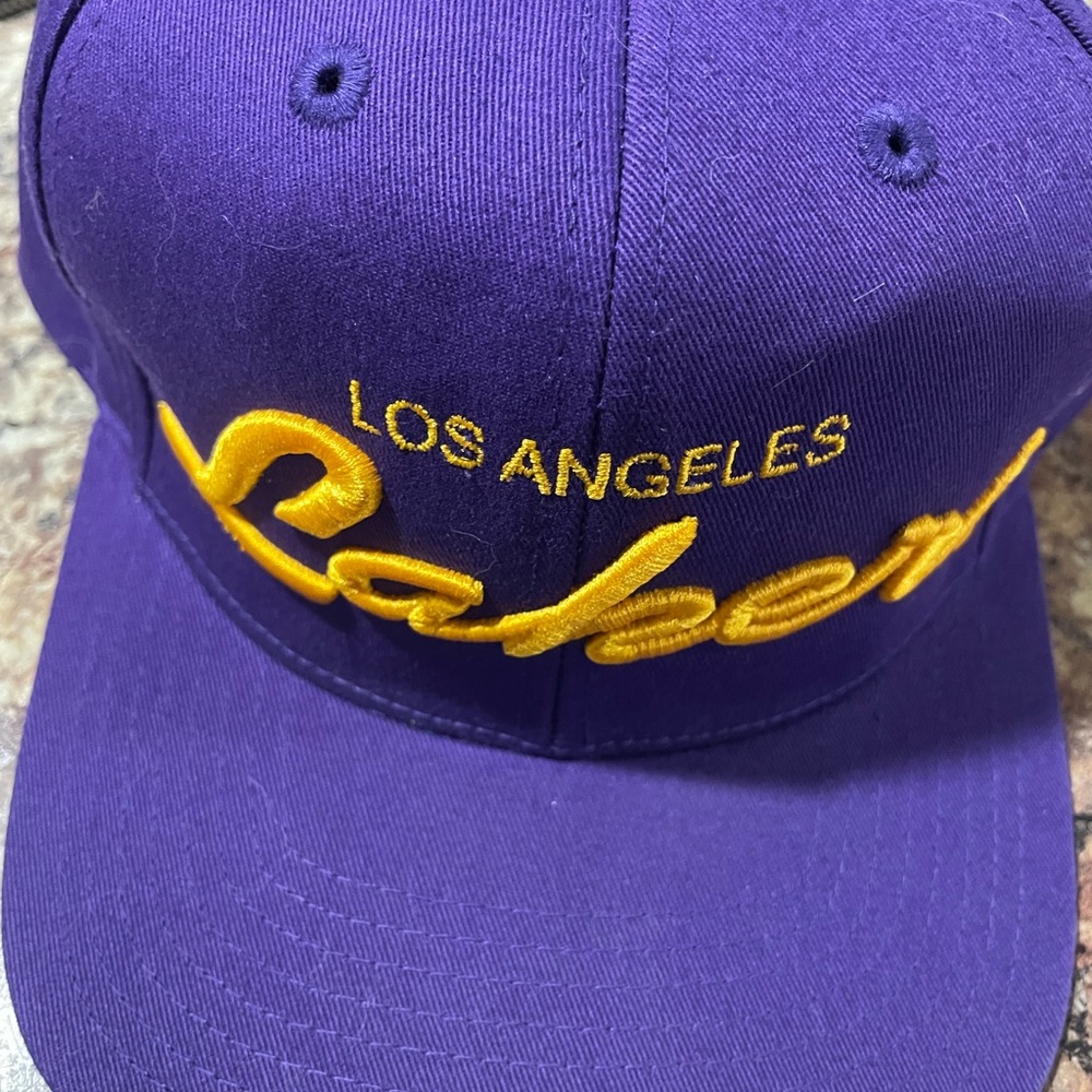 Adidas originals Los Angeles Lakers Script Snapback Cap Hat Adjustable